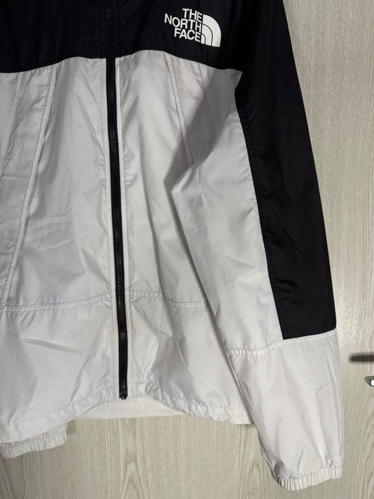 The North Face Windbreaker Jacket Black/White – Size M