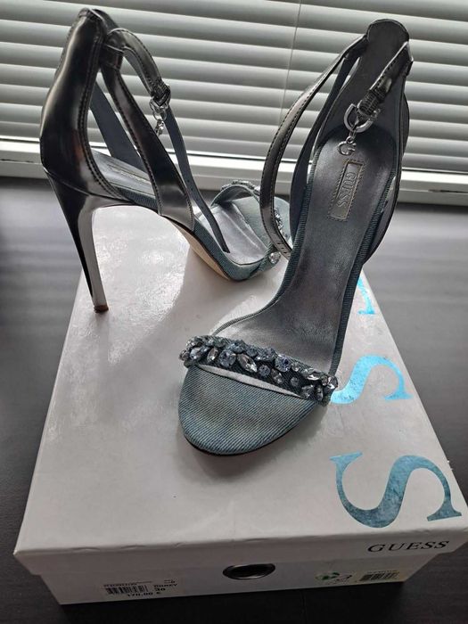 GUESS сандали р.38