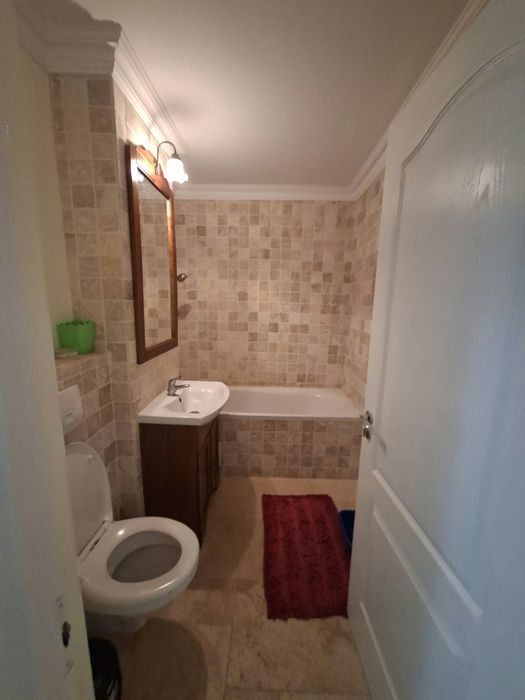 Închiriez apartament 3 camere