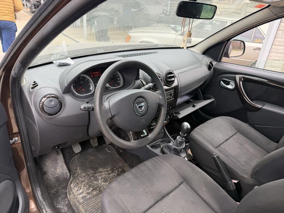 Fata completa dacia duster 1.5 dci 2010 110 cp 137.000 bot complet