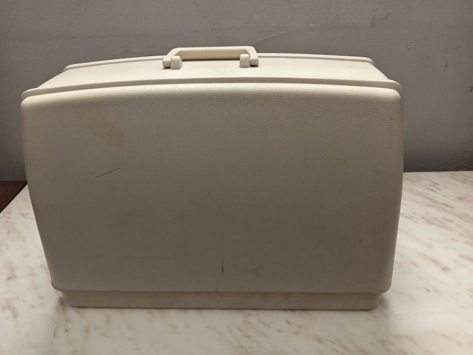 Mașina de cusut electrica