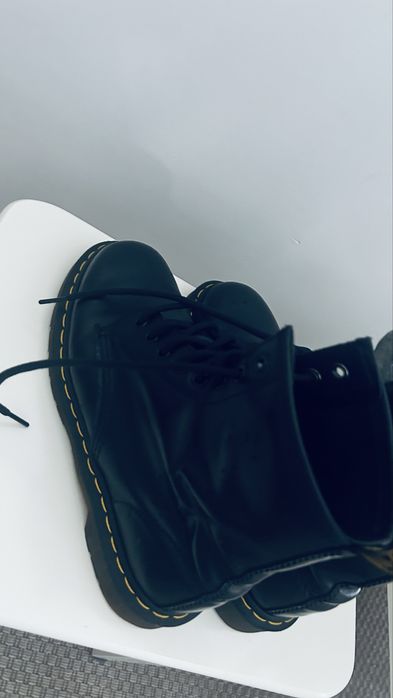 Dr. Martens Номер 39 боти