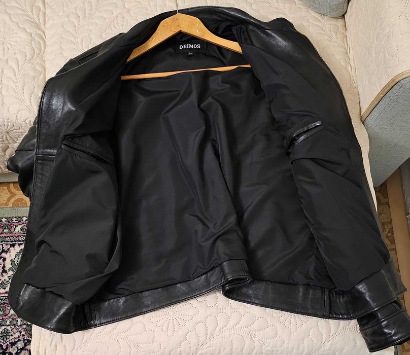 Мъжко яке от Естествена Кожа, в Черно и Кафяво. Перфектно състояние.