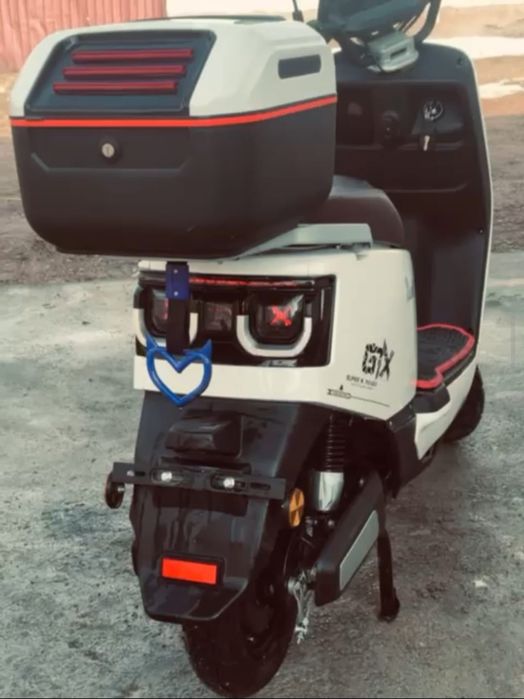 В продаже Электро мопед