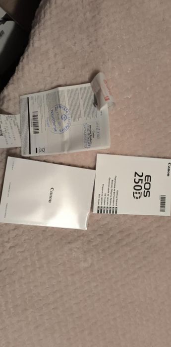 Камерa Canon 250D