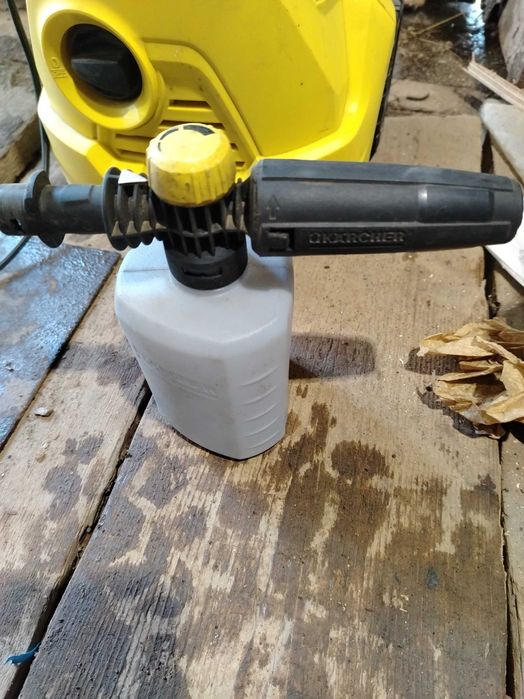 Мойка высокого давления Керхер.