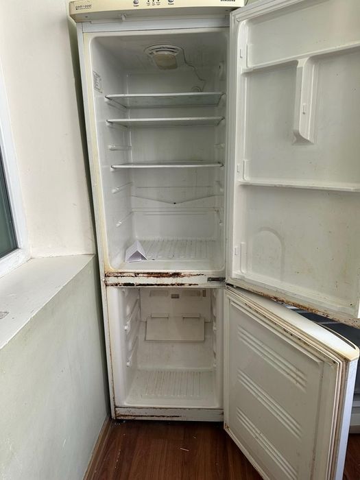 Б/у холодильник от самсунг