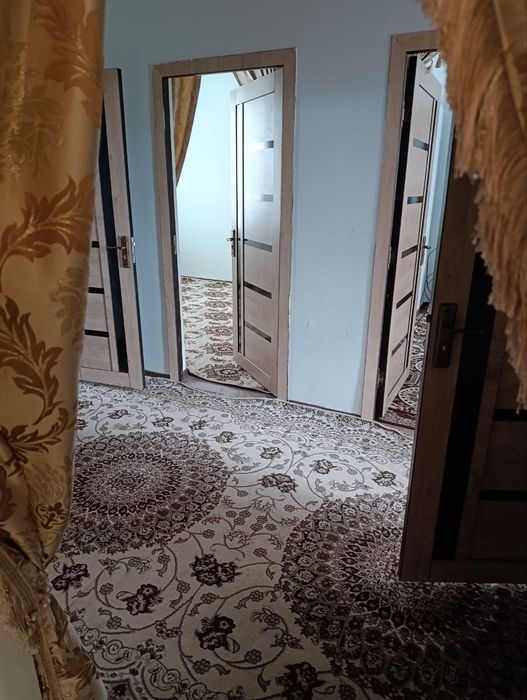 3 xonaliy dom sotiladi