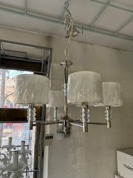 Продам новые люстры