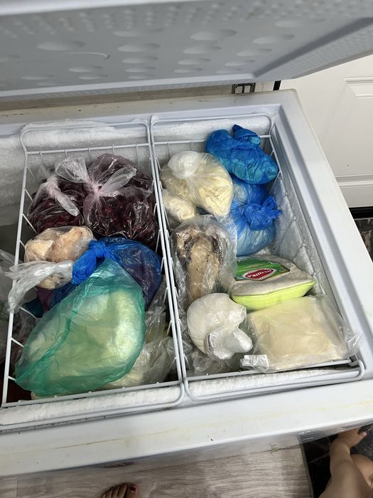 Продам морозильник большой 330 л.