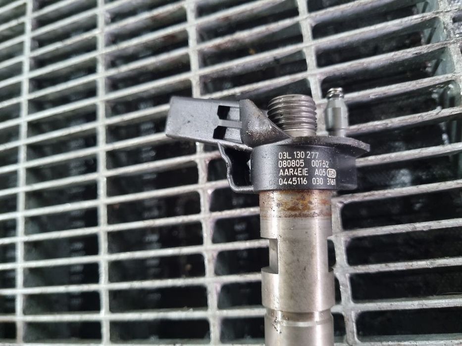 Injector Volkswagen Tiguan 5N 2.0 TDI 2007 - 2011 140CP CBAB (963) Diesel 0445116030