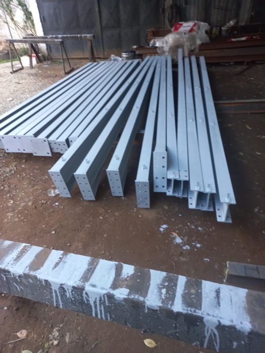 Vand și construiesc o gama larga de hale sau structuri metalice noi ne ocupam de absolut tot ce este nevoie de la A la Z turnare pahare , montare stru