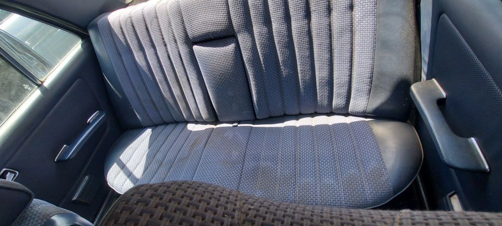 Mercedes w123  220d  1979