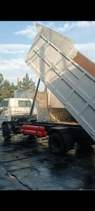 Исузу самасвал сотилади.