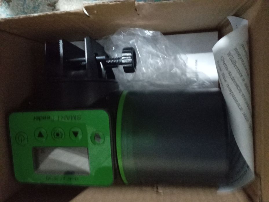 Продам авто кормушка для аквариума срочно