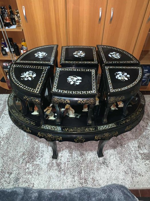 Masuta ovala cu sase scaune Intarsie negru