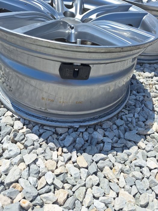 5x112.17цола 7.5j ET27. UNIWHEELS