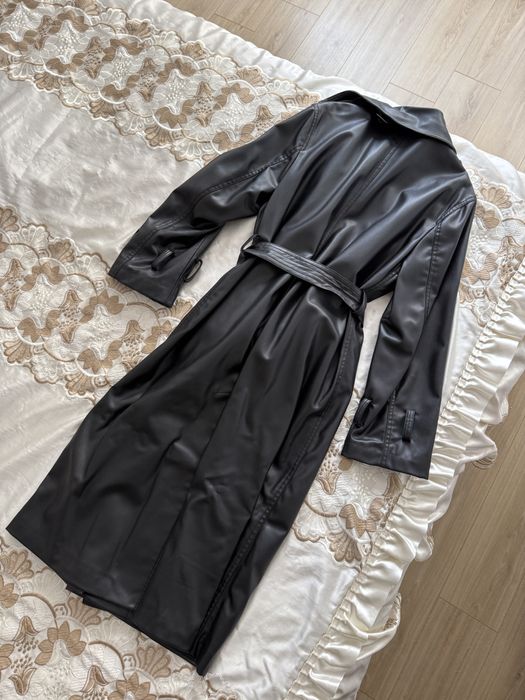 Модерно Черно дълго палто от изкуствена кожа