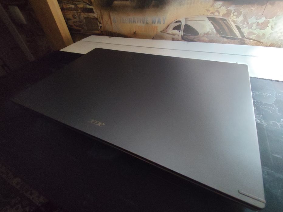 Продам ноутбук в отличном состоянии