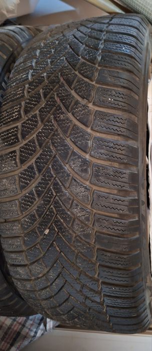 Гуми Зимни 215/55/17 Bridgestone Blizzak 4бр.