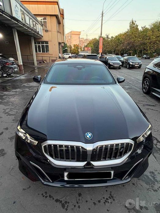 Продаётся  BMW I 5 35 L
