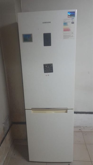 Продам холодильник