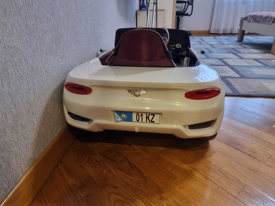 Детский электроавтомобиль