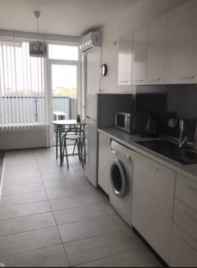 Дава се под наем Едностаен апартамент в Пловдив, Кършияка - 40 кв.м за 250 € - Снимка #2