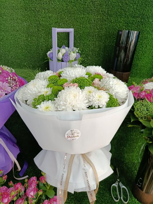 Букеты цветов. Gulllar va buketlar sotamiz 150 000 boshlab za atirgull