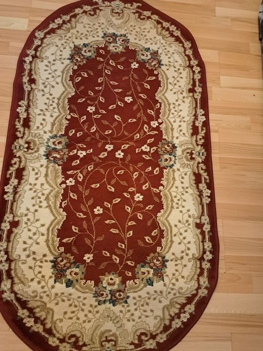 Vând poteca persană.