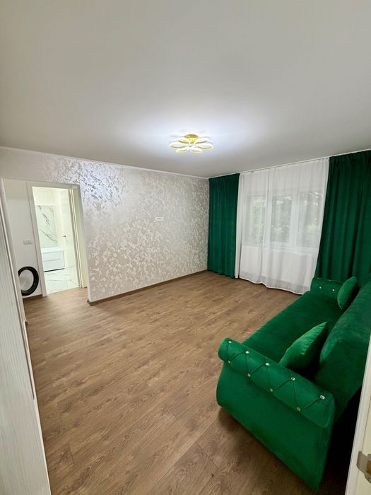 Închiriez apartament 2 camere în Bacău zona Miorița