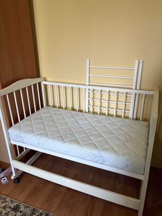 Кровать для новорожденных с матрасом