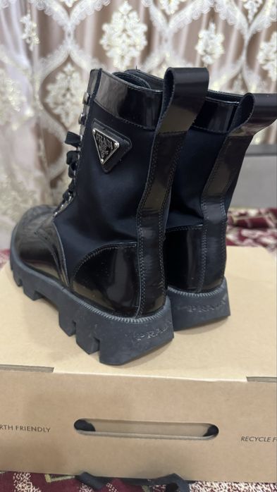 Ботинка PRADA размер 38