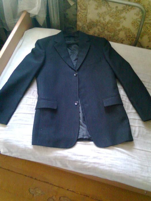 продам пиджак для подростка