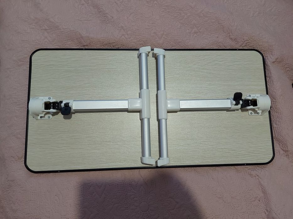 Masuta pentru laptop
