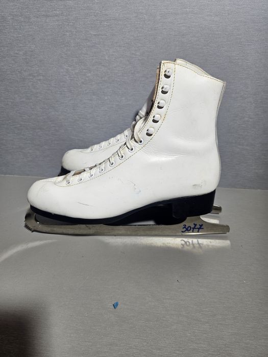 Patine 3077 gheata patinaj artistic   marime   41 (  27  cm lungime interioara).