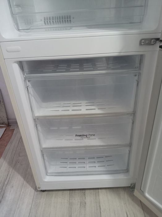 Продам холодильник LG
