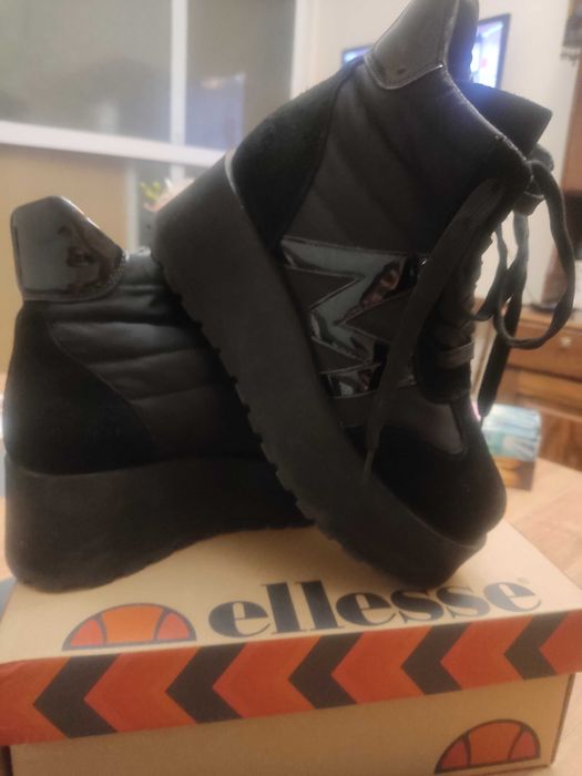 Боти от естествена кожа