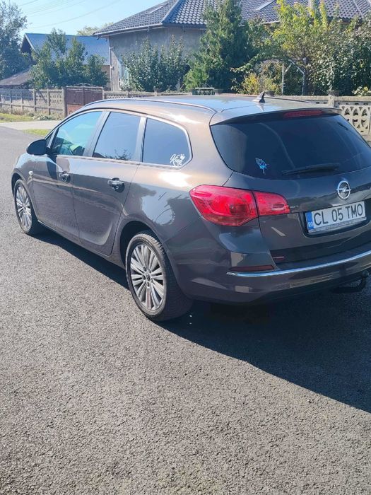 Opel Astra J Sports Tourer 1.7 CDTI 130 CP – 2012