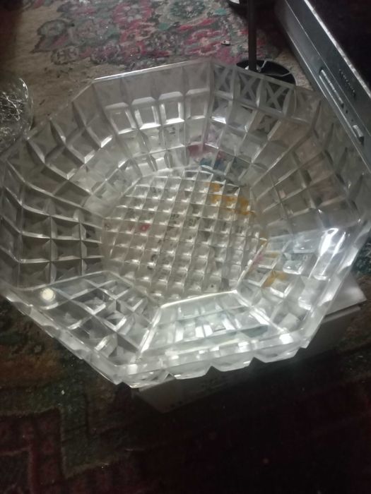 Хрустальные вазы и графин