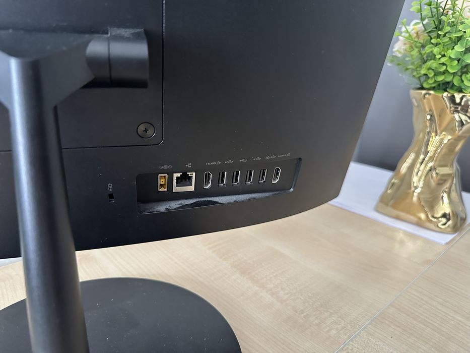 Моноблок Lenovo V530-22ICB AIO