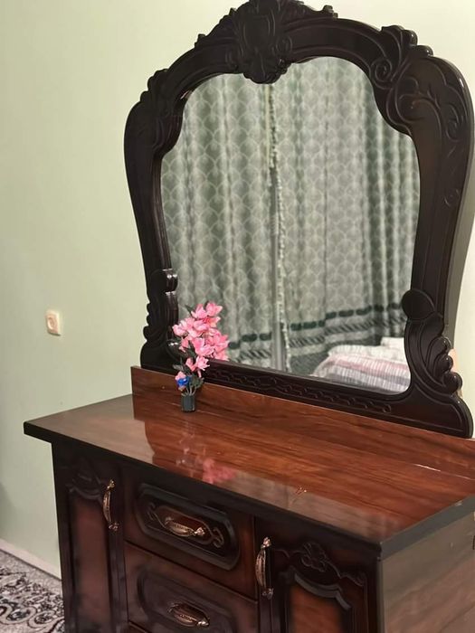 Янги холатда спалний гарнитур сотилади