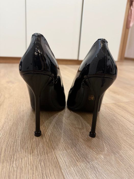 Официални дамски обувки с елегантен шик ток