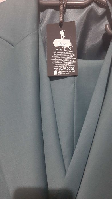Vand costum pentru nunta elegant