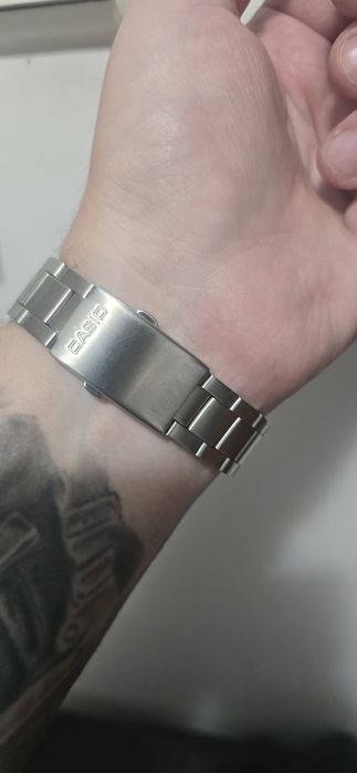 Casio nou barbati, purtat de 2 ori vine cu cutie