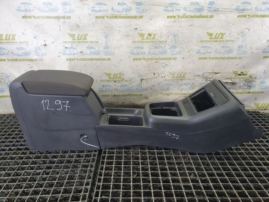 Consola centrala 5m1863243 Volkswagen Golf Plus 1 (2004 - 2009) 1.9 tdi 1.9 tdi BRU