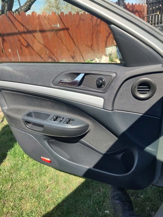 Mașina skoda Octavia