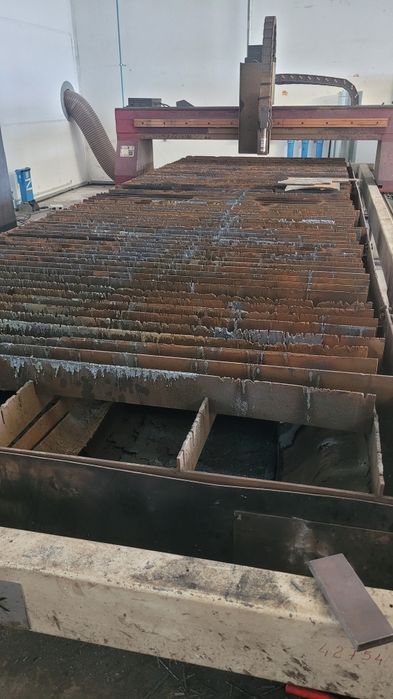 masina debitat cu plasma masa 6 metrii sursa hypertherm 260 amperi