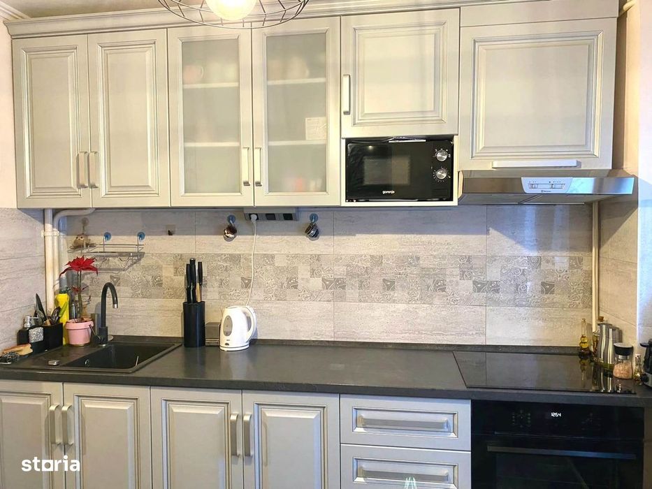 Apartament 3 camere dec. 72 mp, mobilat, 2 boxe, CT, et. intermediar