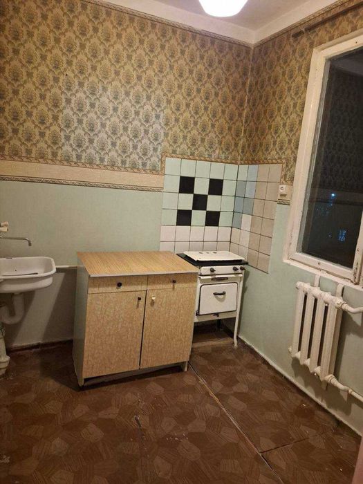 СРОЧНО !! Продаётся квартира в Яшнабаде 1/3/4 ( 33 кв/м ) Авиасозлар 3